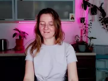 elly_helly from Chaturbate