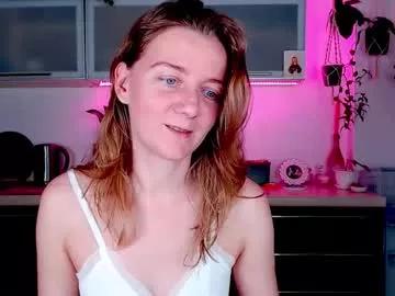 elly_helly from Chaturbate