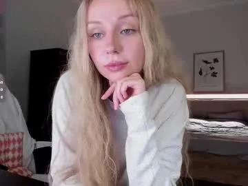 Em_emilie from Chaturbate