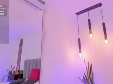 emely_deluxe from Chaturbate