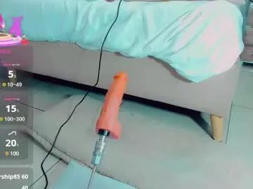 emiilysaenzz from Chaturbate
