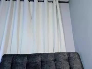 emma__hills_ from Chaturbate
