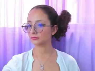 emma_belle02 from Chaturbate