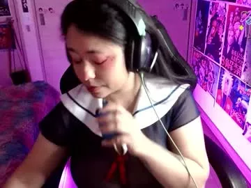emma_chan19 on Chaturbate 