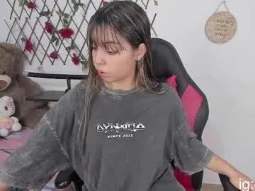 Emma_grayys from Chaturbate