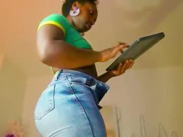 Emmasanzoficial from Chaturbate