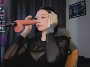 emmy_m00n from Chaturbate