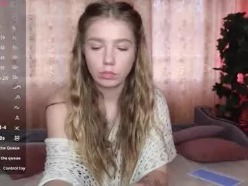 emmyluu from Chaturbate