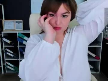 Essensual_ from Chaturbate