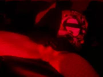 Feelinghardup from Chaturbate