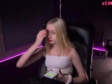 Fluffy_cloude from Chaturbate