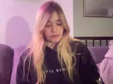 Gemmyrosee from Chaturbate
