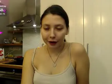 genev__ievee on Chaturbate 