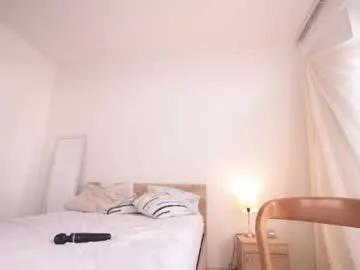 Gia_curly from Chaturbate
