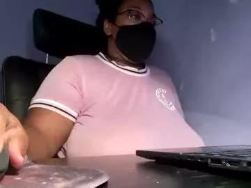 Glitter_bunny from Chaturbate