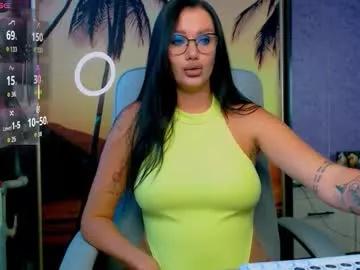 Goldenwitchx from Chaturbate