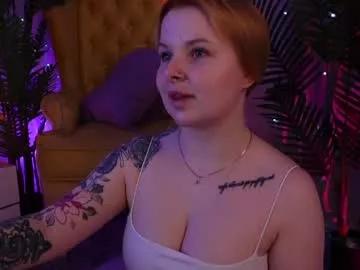 Cling to live show with gwenhilton from Chaturbate 