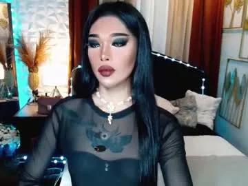 Hannahugecumshoot from Chaturbate