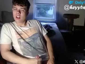 heyytwinky from Chaturbate