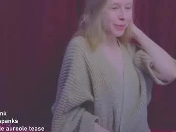 hihi_im_chloe from Chaturbate