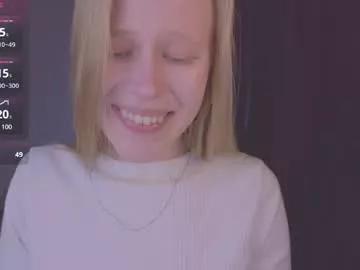 hihi_im_chloe from Chaturbate