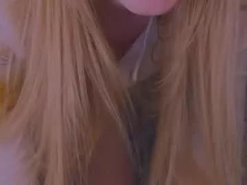 hihi_im_chloe from Chaturbate