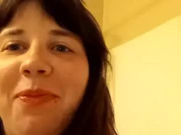 holly992105 from Chaturbate