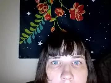 holly992105 from Chaturbate