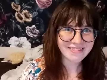 holly992105 from Chaturbate