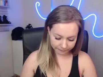 holly_bb95 from Chaturbate