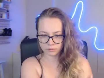 holly_bb95 from Chaturbate