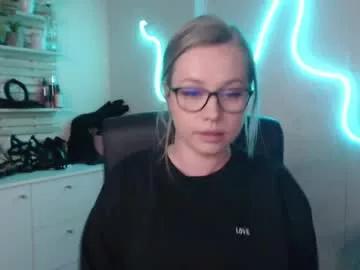 holly_bb95 from Chaturbate