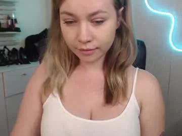 holly_bb95 from Chaturbate