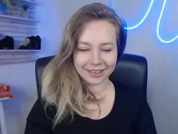 holly_bb95 from Chaturbate