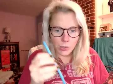 holly_bourbon from Chaturbate is Freechat