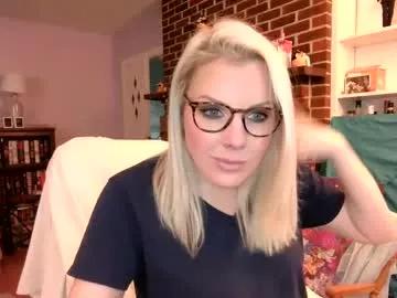 holly_bourbon from Chaturbate