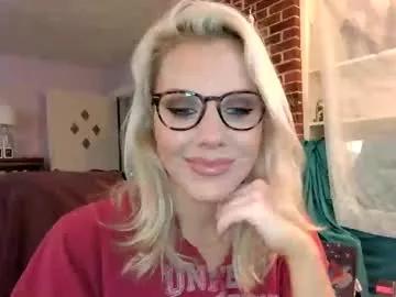holly_bourbon from Chaturbate