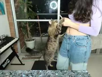 hollyshit_ from Chaturbate
