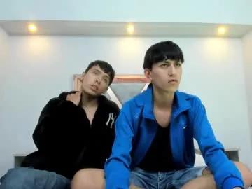 Hoot_booys_ from Chaturbate