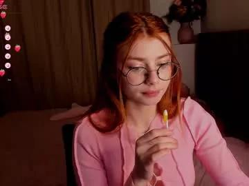 hoppypoppyy from Chaturbate
