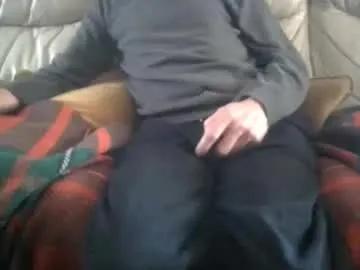 Hugenob4u from Chaturbate