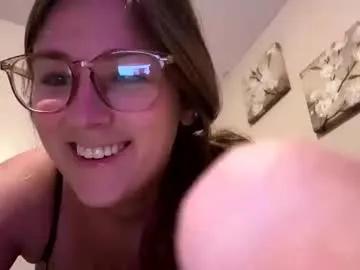 Innocentlilsarah from Chaturbate
