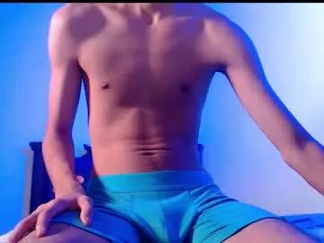 isaaclatino from Chaturbate