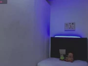 issa_kitty from Chaturbate