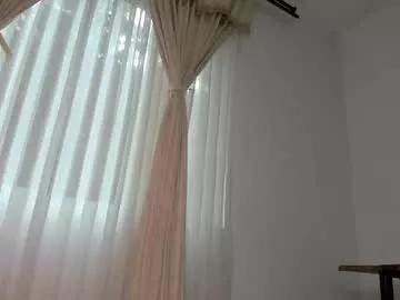 issagodiva from Chaturbate