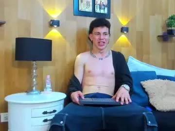 izaan_wolters from Chaturbate