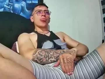 Juliandr18 from Chaturbate
