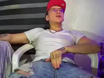 Juliandr18 from Chaturbate