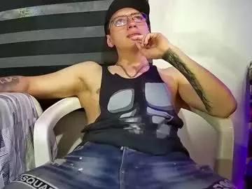 Juliandr18 from Chaturbate