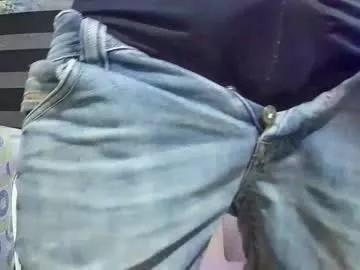 Juliandr18 from Chaturbate